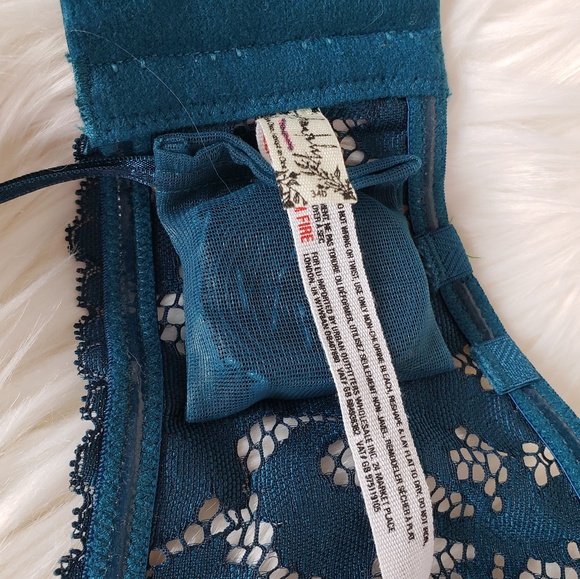 Free People NEW Love Letters Lace Convertible Bra - Picture 6 of 8